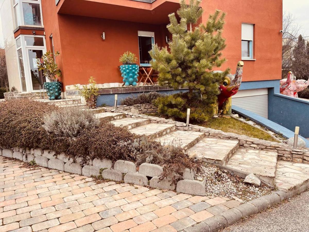 Rosehill Garden Family Villa With A Great Budapest View Exteriör bild