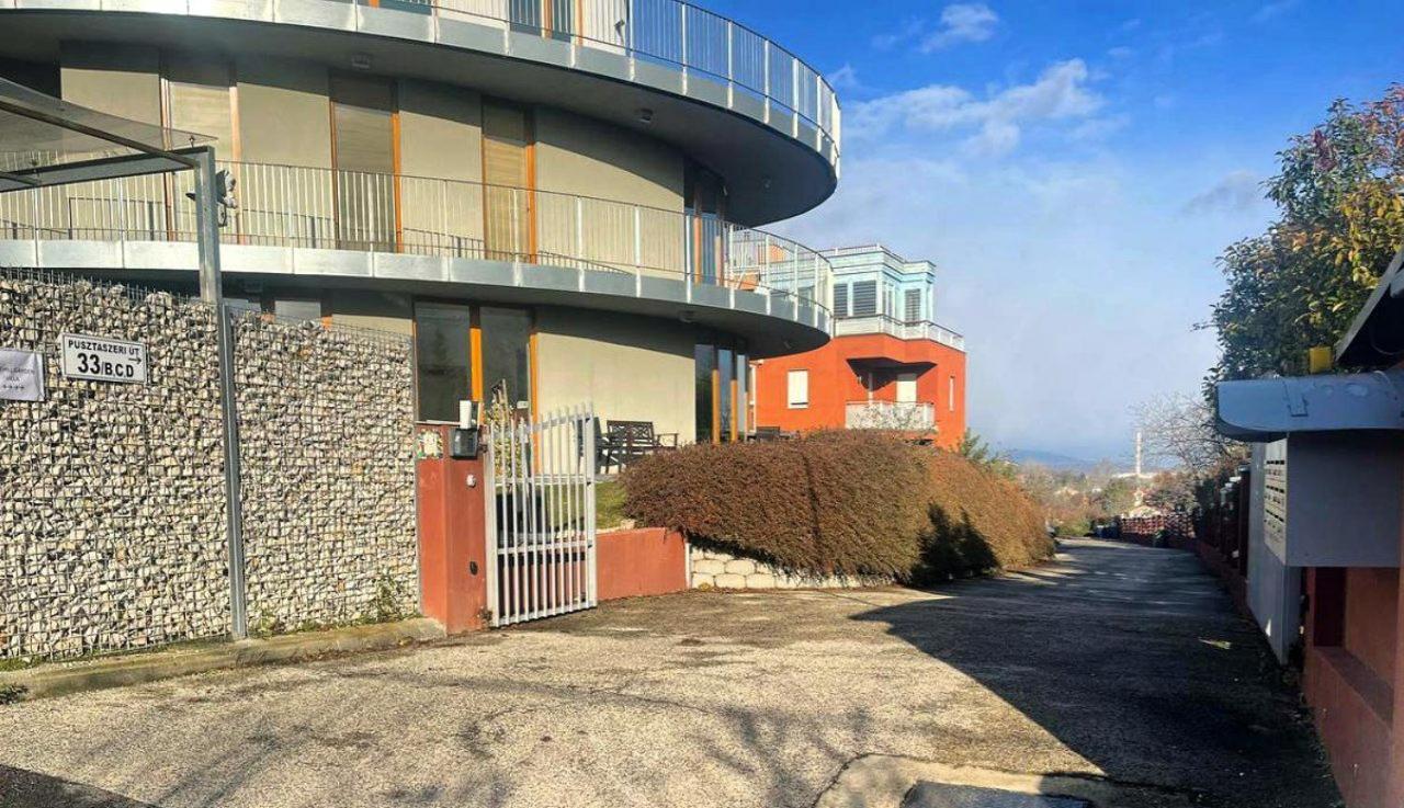 Rosehill Garden Family Villa With A Great Budapest View Exteriör bild