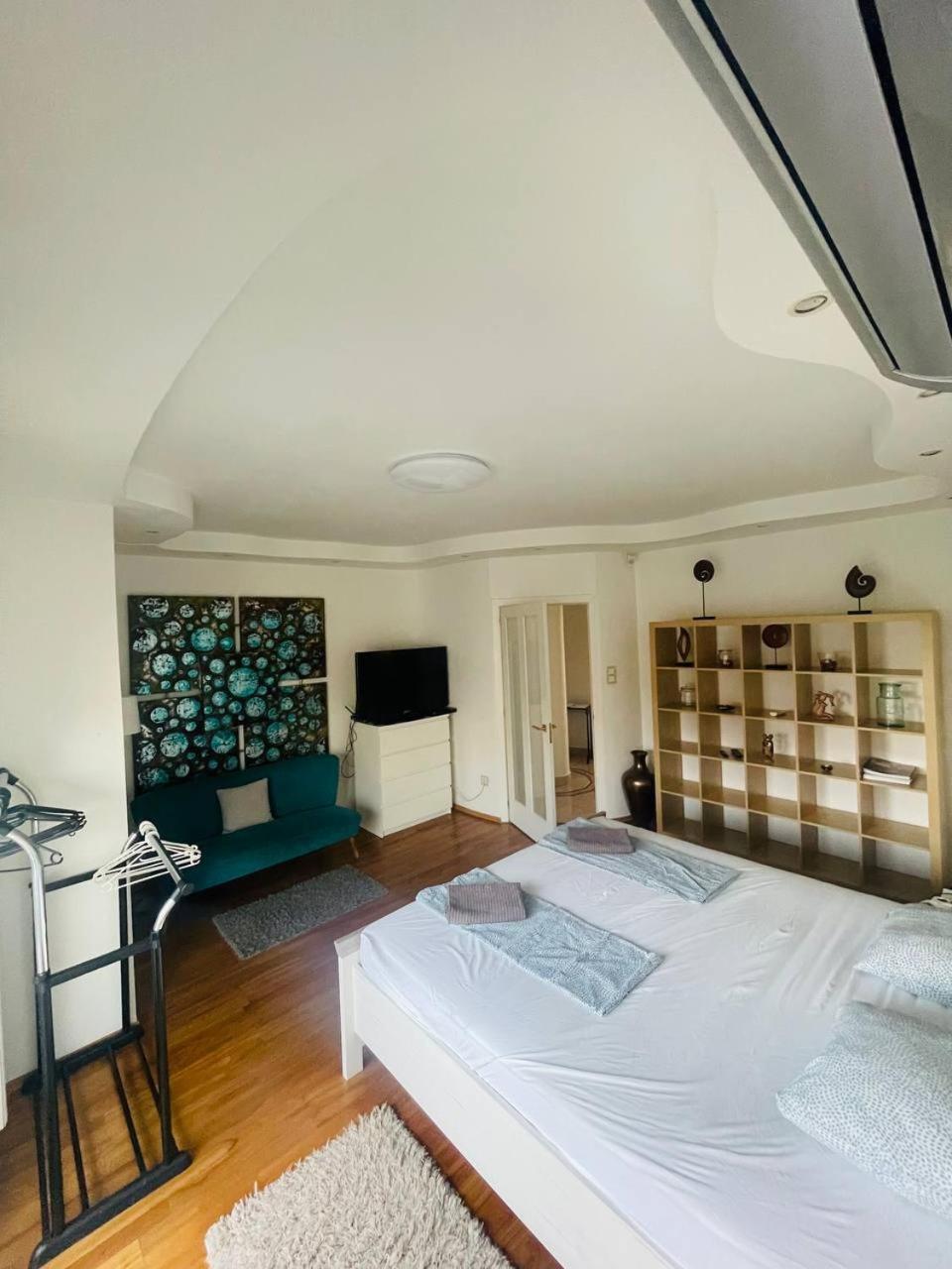 Rosehill Garden Family Villa With A Great Budapest View Exteriör bild